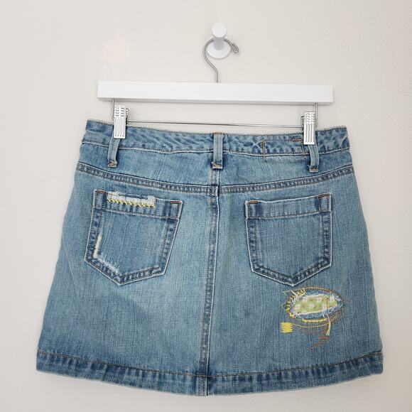 Y2K Gap Jeans Patchwork Distressed Denim Mini Skirt Low Rise Bratz Size 6 - Picture 4 of 9